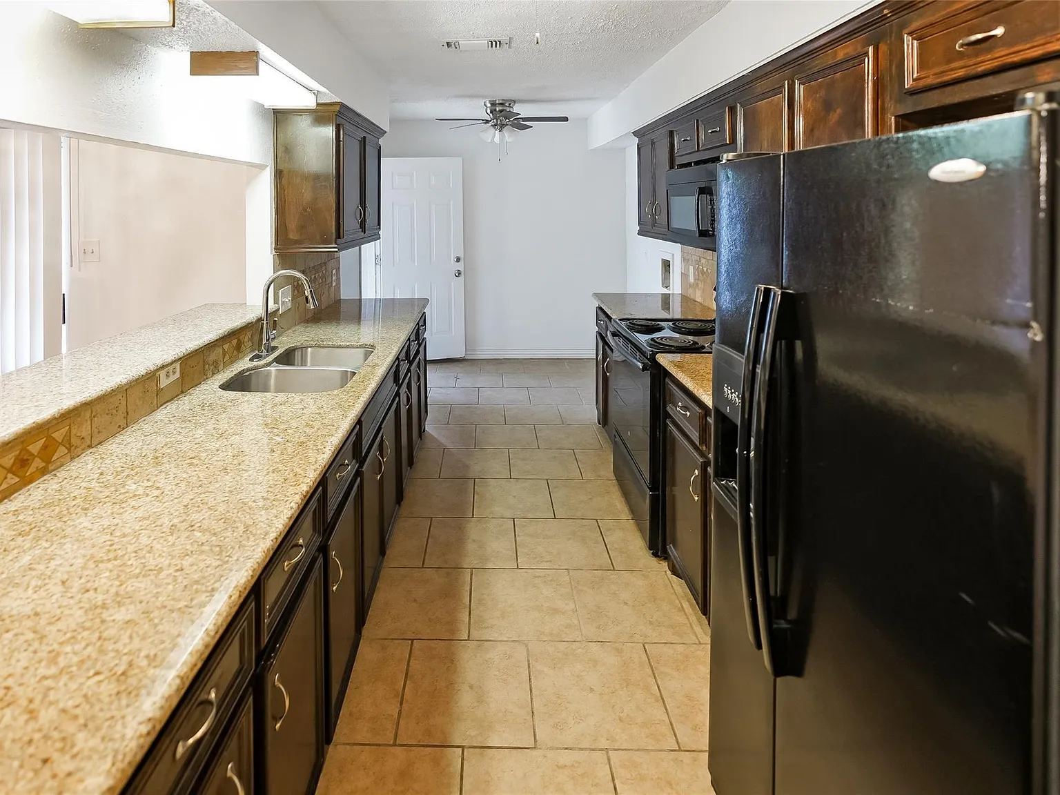 2 bed, 2.0 bath, 1405 sqft, $1,500 — Photo 4