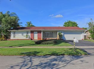 710 NW 96th Ter, Pembroke Pines, FL 33024