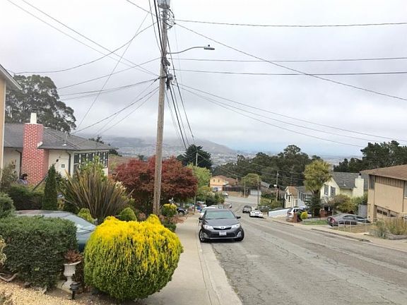 3rd image of 2370 Toyon Way