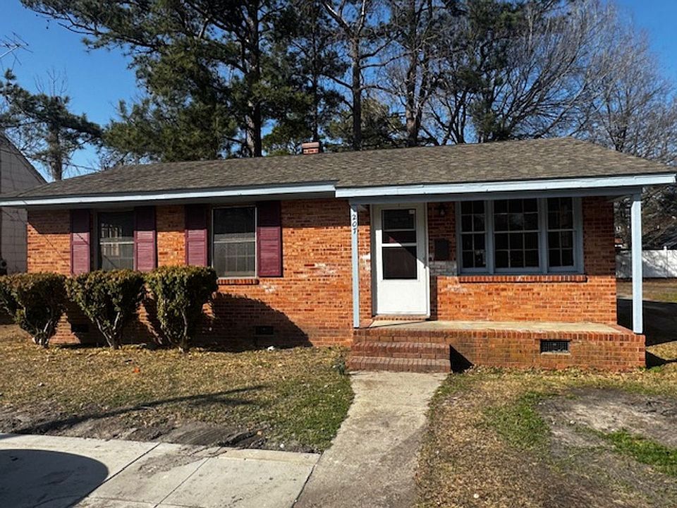 1st image of 207 E 15th St