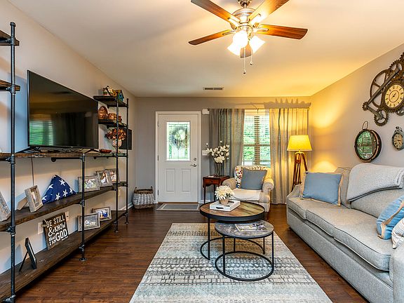 2nd image of 622 Woodside-walk Trl