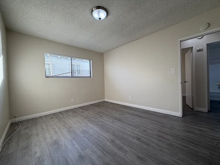 1104 S Marengo Ave #B — Photo 14