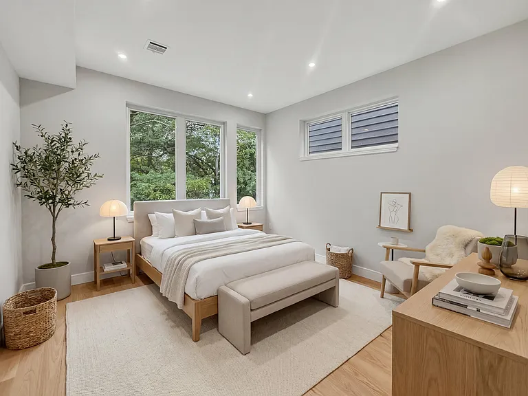 29 Clinton Ave #2 — Photo 2