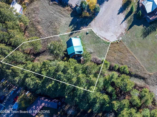 681 Overlook Cir, Alpine, WY 83128