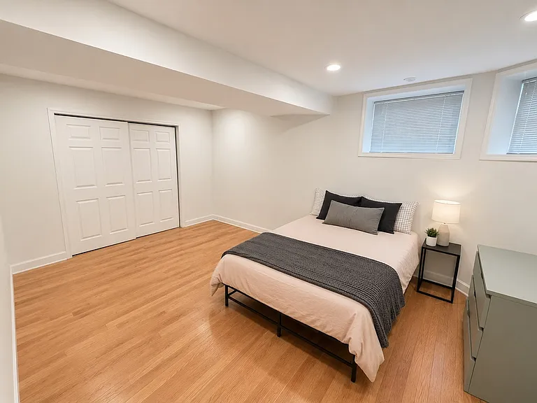 1330 W Roscoe St #1 — Photo 7