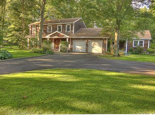 24 White Pine Ln, Northport, NY 11768