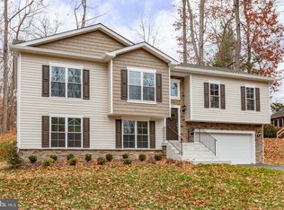 702 Eastover Pkwy, Locust Grove, VA 22508