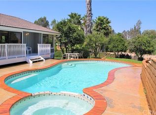 10571 Orchard View Ln, Riverside, CA 92503