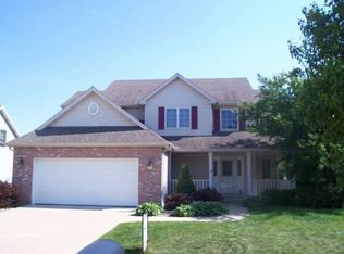 3501 Castlemain Dr, Bloomington, IL