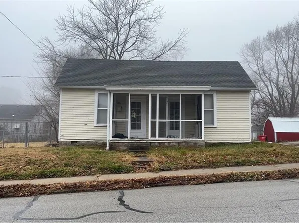415 S 20th St, Lexington, MO 64067