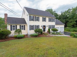 10 Beechwood Dr, Assonet, MA 02702