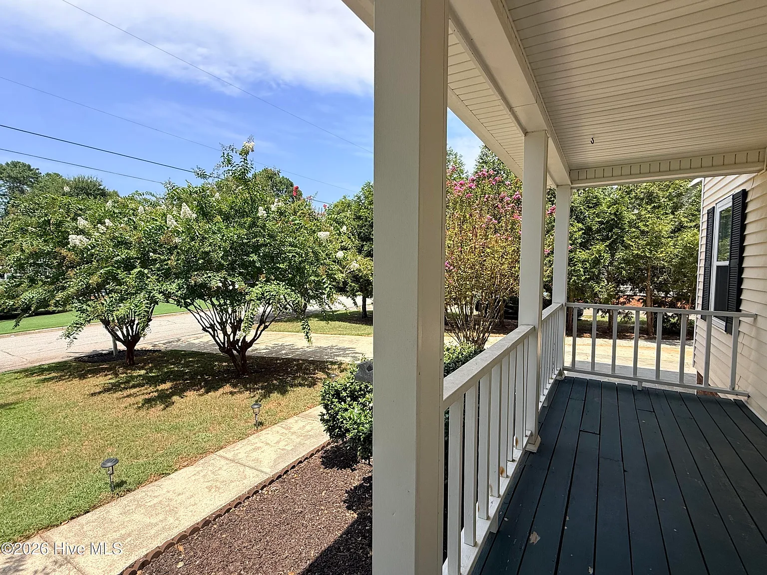3 bed, 2.5 bath, 1822 sqft, $2,195 — Photo 3
