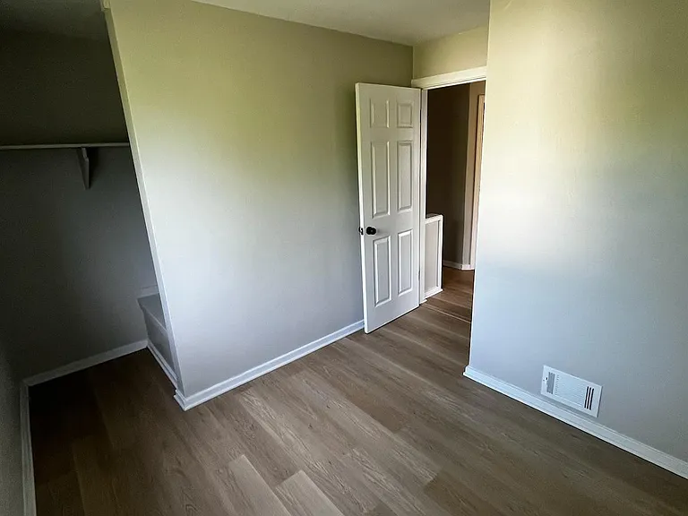 32105 Genessee St — Photo 16