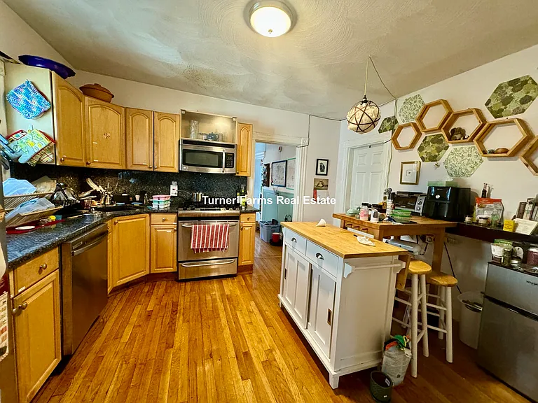 35 Cameron Ave #2R — Photo 5