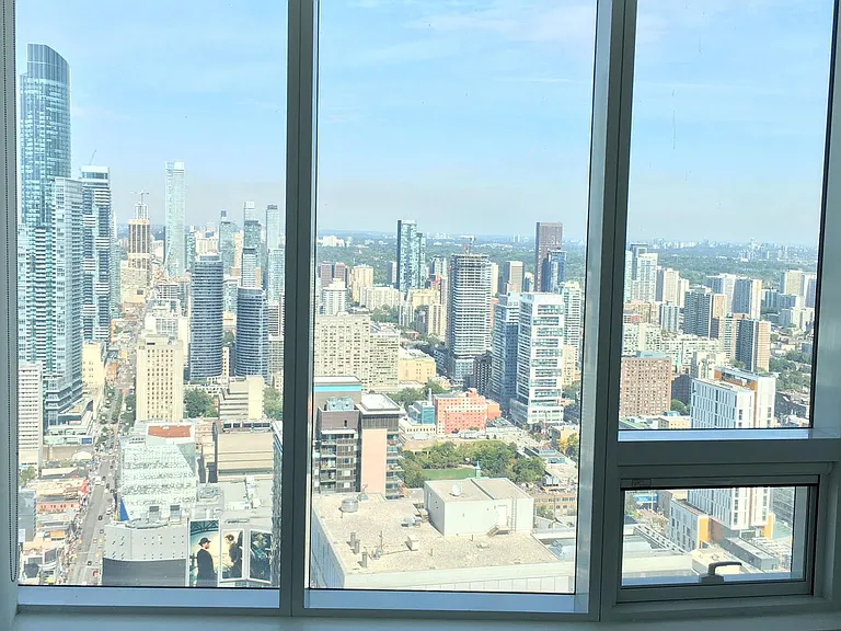 197 Yonge St #5014 — Photo 13