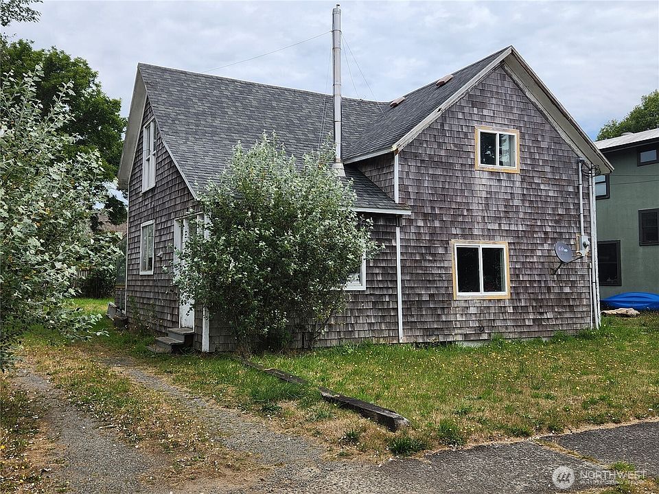 1st image of 610 Lake Street SE