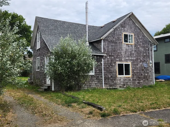 610 Lake Street SE, Ilwaco, WA 98624
