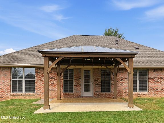5th image of 208 Fairview Dr