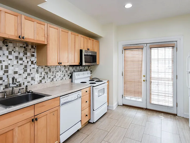 1651 Gales St NE — Photo 11
