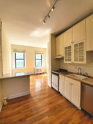 Rented by Compass | media 14