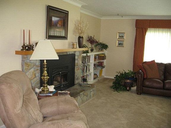 3rd image of 150 Tautphaus Dr