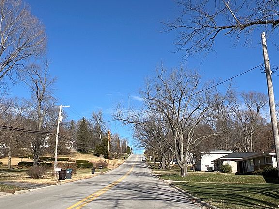 4th image of 401 Arnold Rd