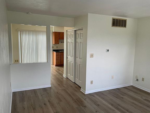 5th image of 3865 Jodie Dr