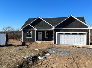 24 Sleepy Meadows Dr, Augusta, WV 26704