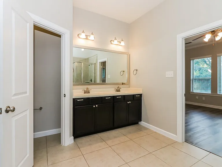 415 Rocky Briar Ct — Photo 10