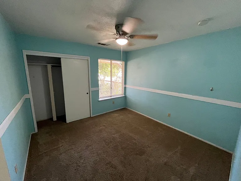 4907 W Howard Ave — Photo 10