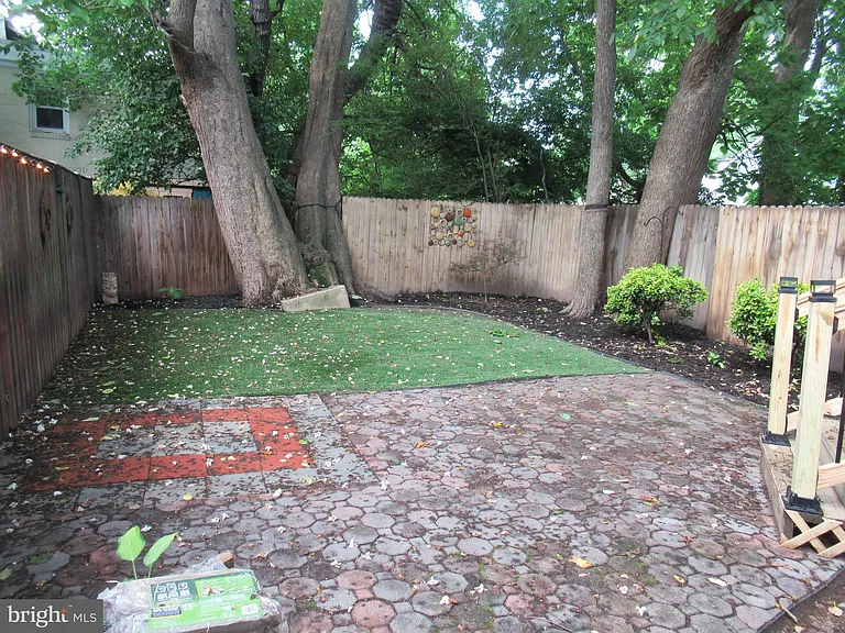 1304 Princess St — Photo 21