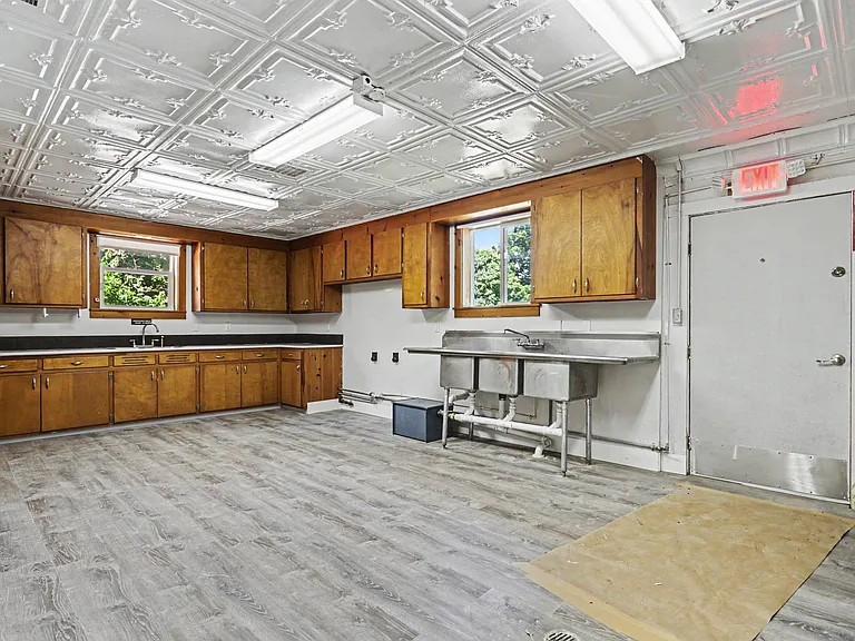 9030 Columbus Rd — Photo 20