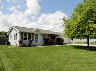 934 Luke Ln, Green Bay, WI 54302