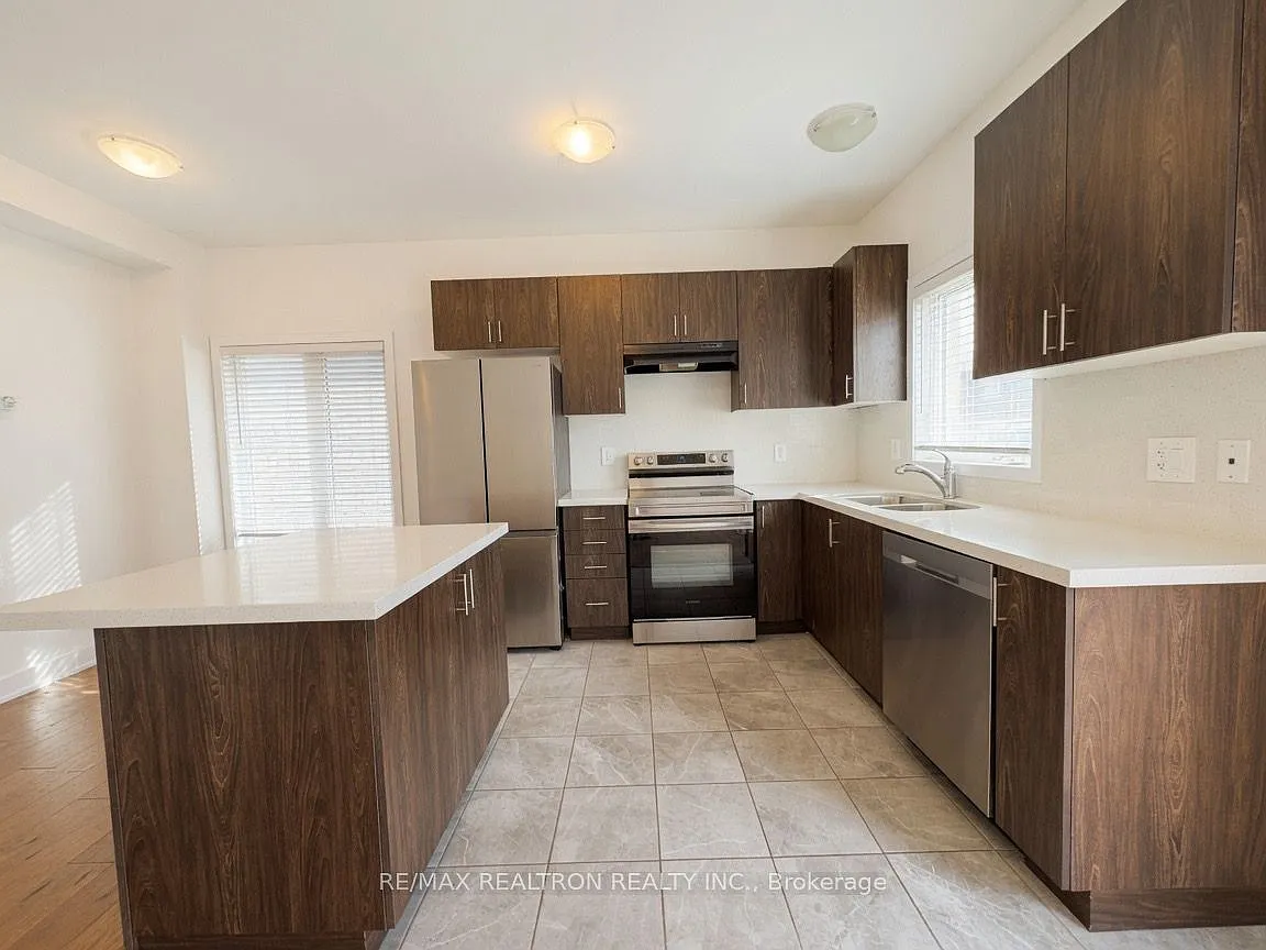 3 bed, $2,600 — Photo 2