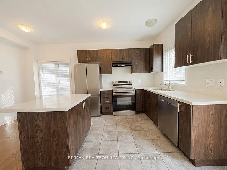 36 Westwood Ave — Photo 2