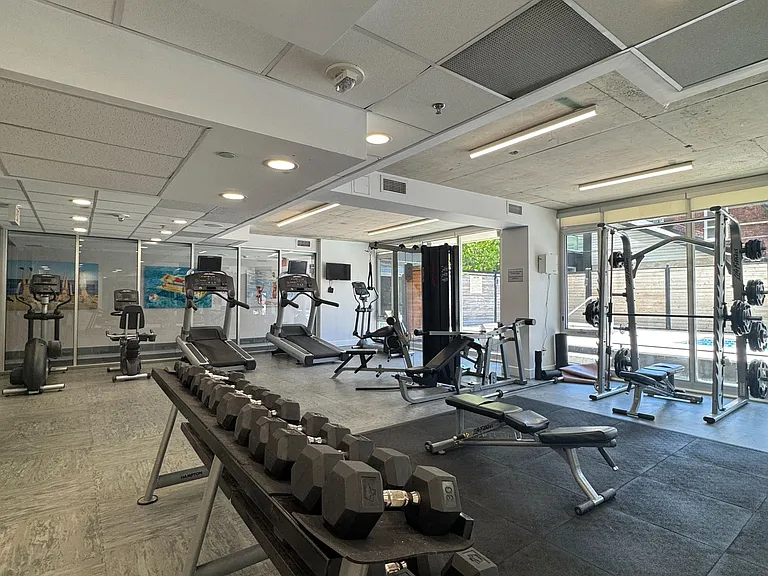 300 Lisgar St #806 — Photo 8