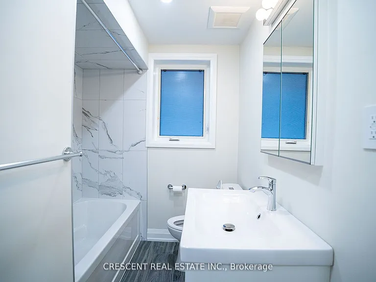19 Queen St W #1 — Photo 9
