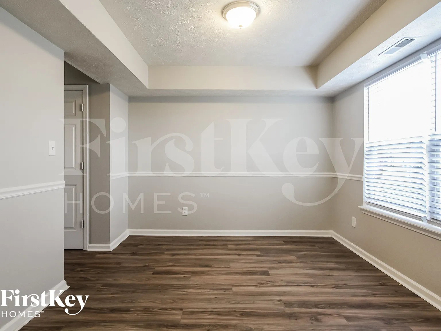 4 bed, 2.5 bath, 1907 sqft, $2,265 — Photo 2