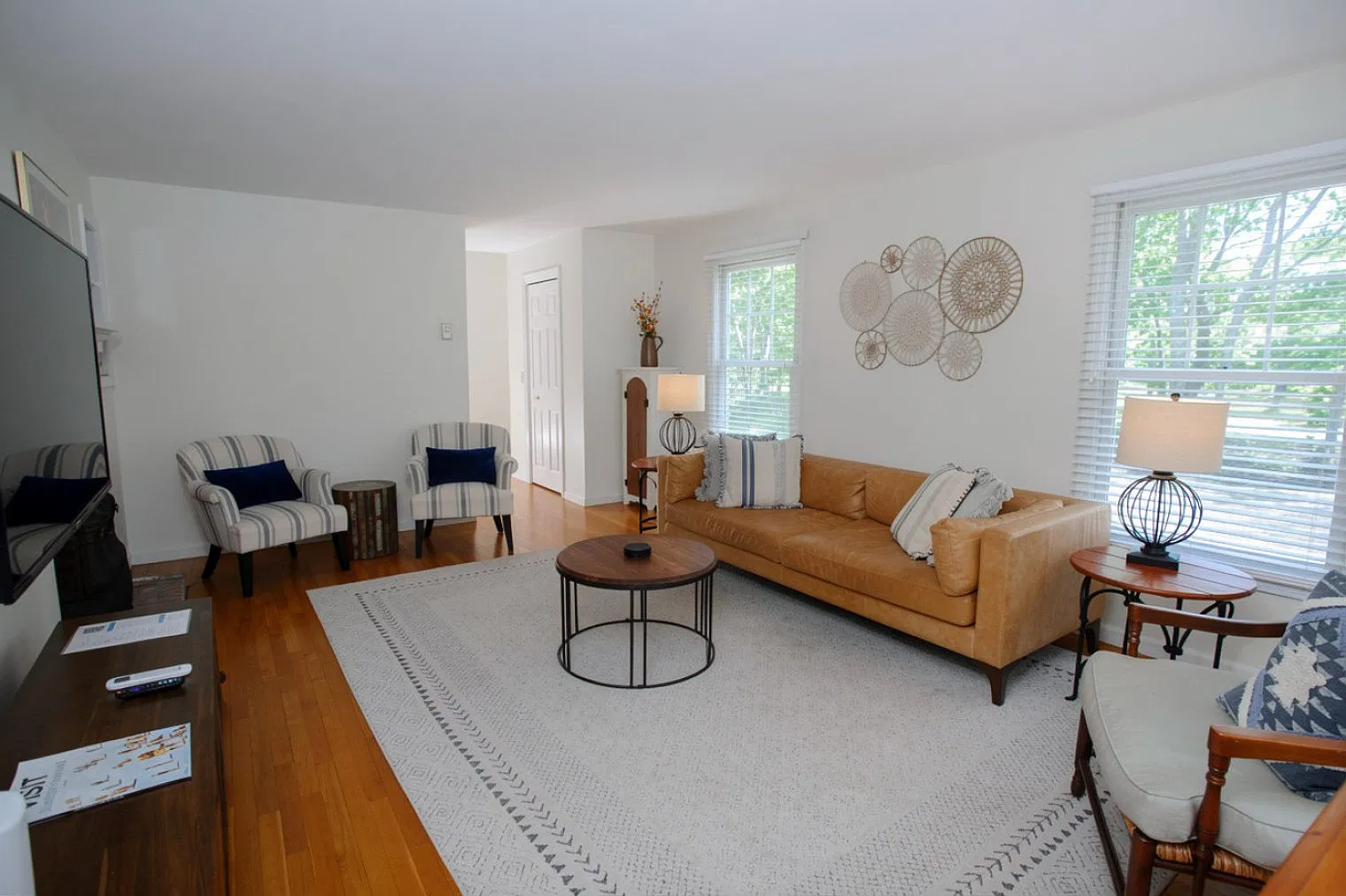 4 bed, 3.0 bath, 2281 sqft, $10,353 — Photo 1