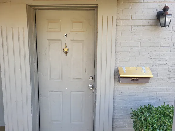 6136 S Madison Pl, Tulsa, OK 74136