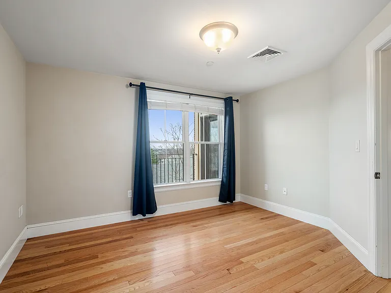 150 Chestnut Hill Ave — Photo 8