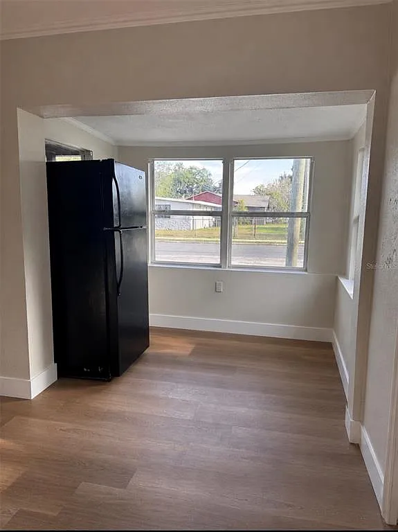2 bed, 1.0 bath, 1218 sqft, $1,750 — Photo 3