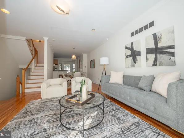 622 S 27th St, Philadelphia, PA 19146
