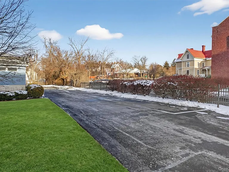 12 Scotchtown Ave — Photo 36