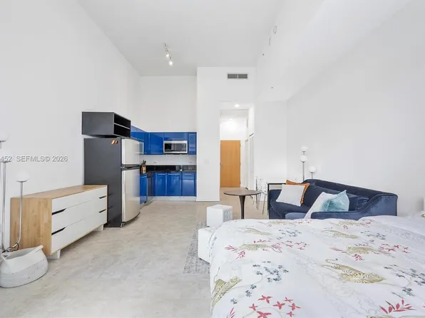 253 NE 2nd St, Miami, FL