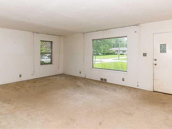 4th image of 120 Delbrick Ln