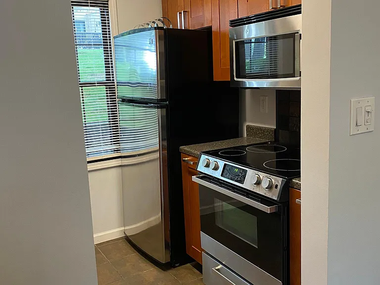 1020 Pennsbury Blvd — Photo 2