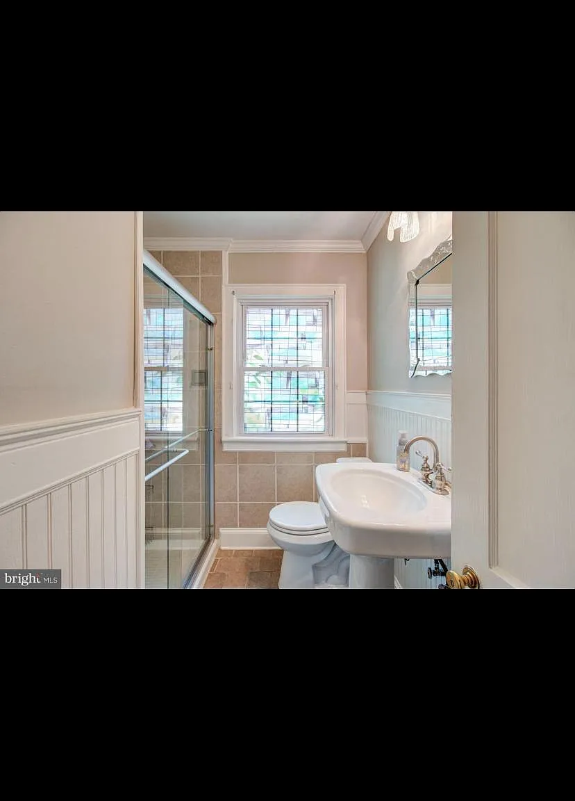 830 Lower Ferry Rd — Photo 3