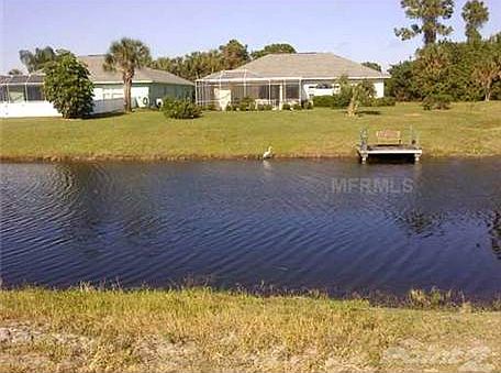 5th image of 565 Rotonda Cir