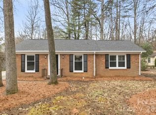 6924 Woodfield Dr, Charlotte, NC 28215